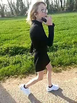 Snapshot of Timide_girl2 chatting on 18, 3, 2025 Timide girl2 online show from 18, 3, 2025