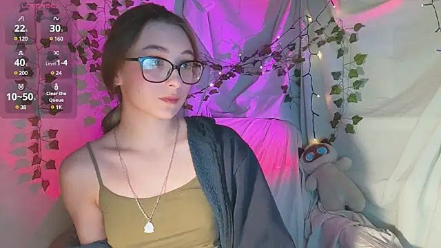 Snapshot of monlight__dana chatting on 11, 12, 2024 monlight  dana online show from 11, 12, 2024