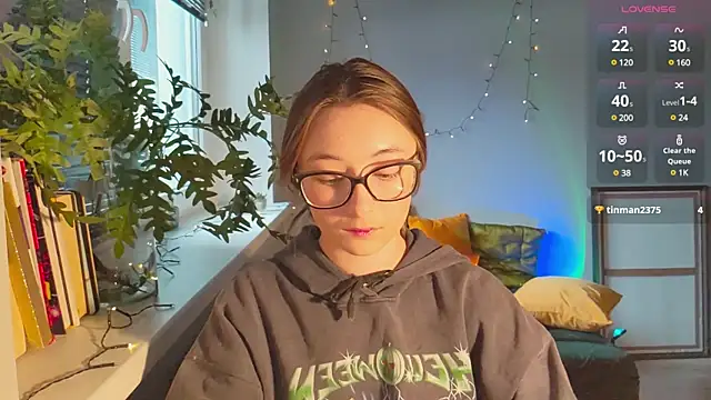 Snapshot of monlight__dana chatting on 3, 1, 2025 monlight  dana online show from 3, 1, 2025