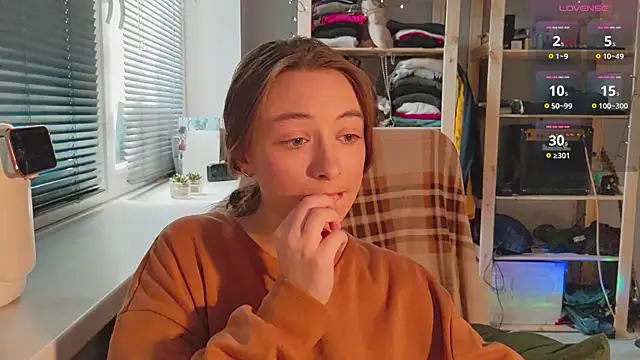 Snapshot of monlight__dana chatting on 9, 2, 2025 monlight  dana online show from 9, 2, 2025