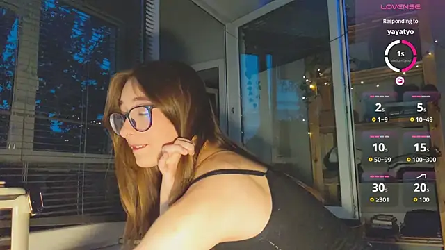 Snapshot of monlight__dana chatting on 8, 9, 2025 monlight  dana online show from 8, 9, 2025