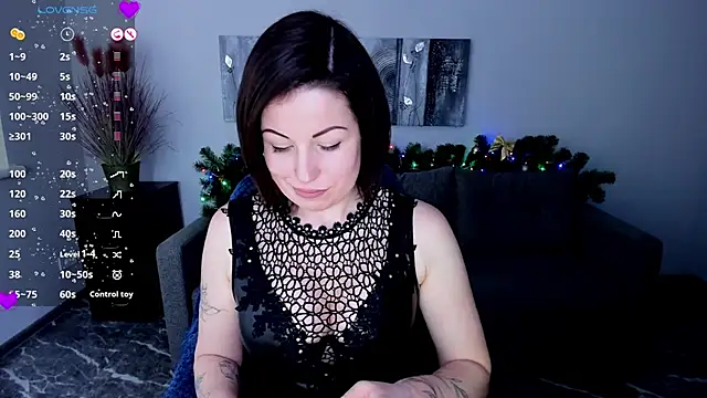 Snapshot of Emily_Midlton chatting on 7, 1, 2025 Emily Midlton online show from 7, 1, 2025