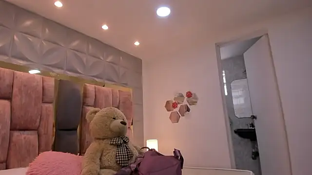 Charlotte Ice1 online show from 21, 3, 2026