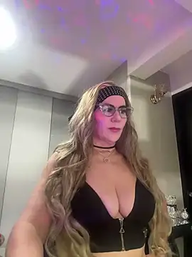 LARIANA RIVERA23 online show from 12, 2, 2025