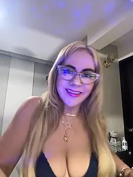 LARIANA RIVERA23 online show from 31, 10, 2025