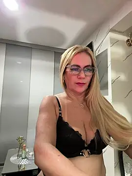 LARIANA RIVERA23 online show from 15, 2, 2026