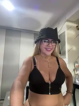 Snapshot of LARIANA_RIVERA23 chatting on 28, 6, 2026 LARIANA RIVERA23 online show from 28, 6, 2026
