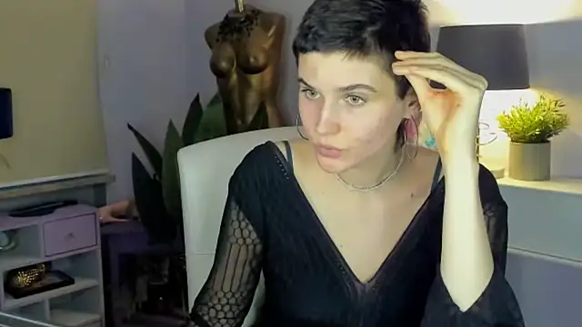 sarah perfect online show from 28, 10, 2025