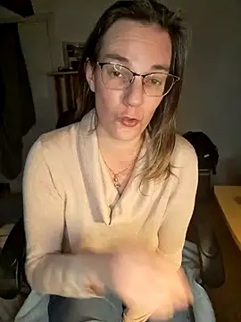 Snapshot of SpiceLea chatting on 9, 1, 2025 SpiceLea online show from 9, 1, 2025