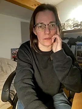 Snapshot of SpiceLea chatting on 6, 3, 2025 SpiceLea online show from 6, 3, 2025
