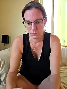 Snapshot of SpiceLea chatting on 17, 9, 2025 SpiceLea online show from 17, 9, 2025