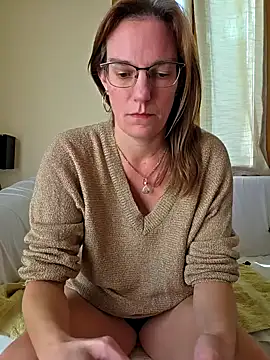 Snapshot of SpiceLea chatting on 21, 9, 2025 SpiceLea online show from 21, 9, 2025