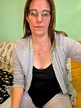 SpiceLea online show from 8, 11, 2025