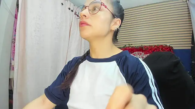 Snapshot of rosse_2504 chatting on 13, 6, 2026 rosse 2504 online show from 13, 6, 2026