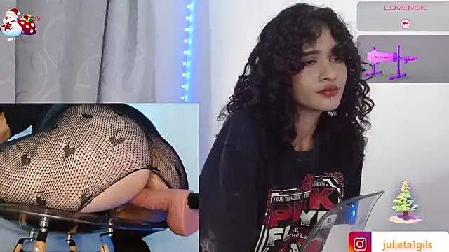 Snapshot of Juliet_dolce chatting on 13, 12, 2024 Juliet dolce online show from 13, 12, 2024