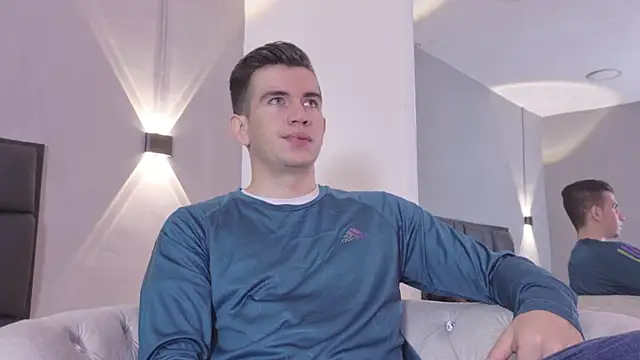 MikaelSlow online show from 5, 4, 2026