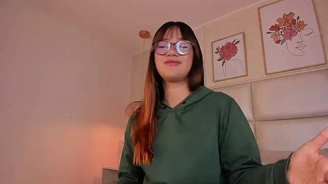 Aily Yozuko online show from 17, 10, 2025