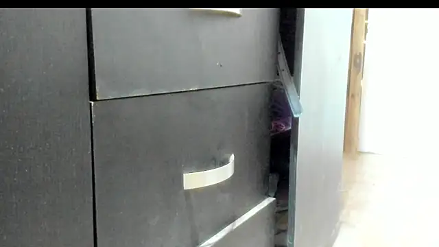 lauren-mark online show from 11, 4, 2026