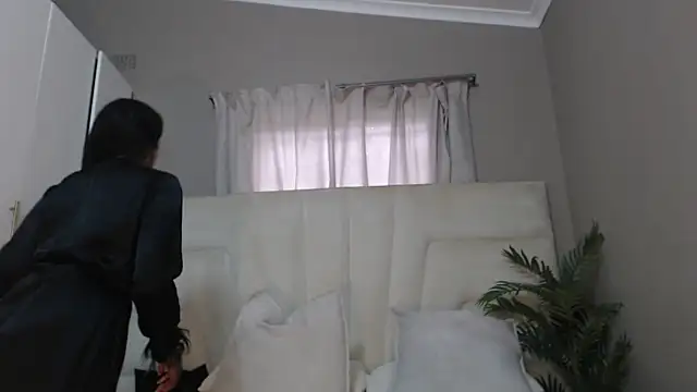 naughtyblackdolie online show from 11, 1, 2025