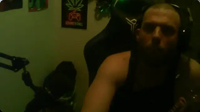 Snapshot of GeneralXMillyX chatting on 14, 10, 2025 GeneralXMillyX online show from 14, 10, 2025