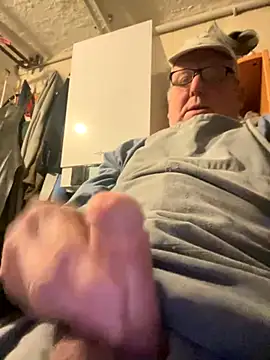 Snapshot of oldgayman chatting on 25, 10, 2025 oldgayman online show from 25, 10, 2025