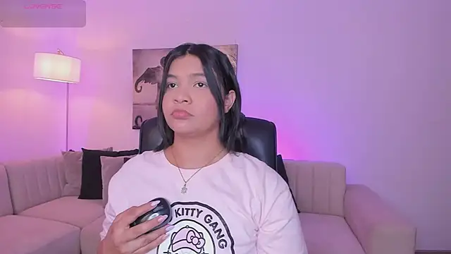 Snapshot of alaia7h chatting on 4, 12, 2025 alaia7h online show from 4, 12, 2025