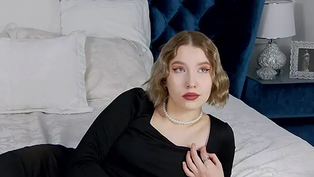 LiliLinn online show from 31, 1, 2025