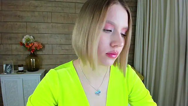 LiliLinn online show from 12, 2, 2025