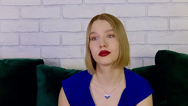 LiliLinn online show from 15, 2, 2025