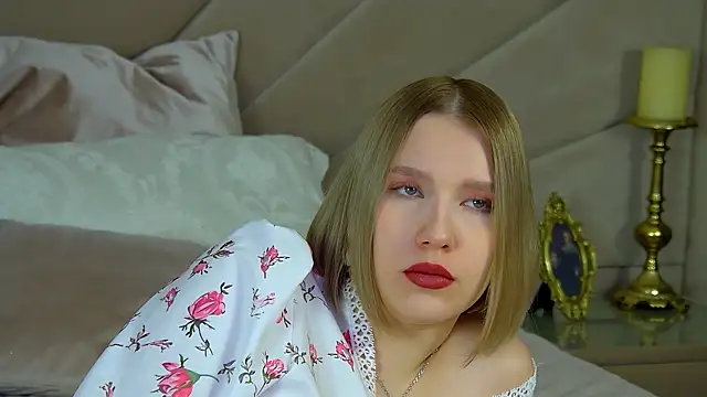 LiliLinn online show from 25, 2, 2025