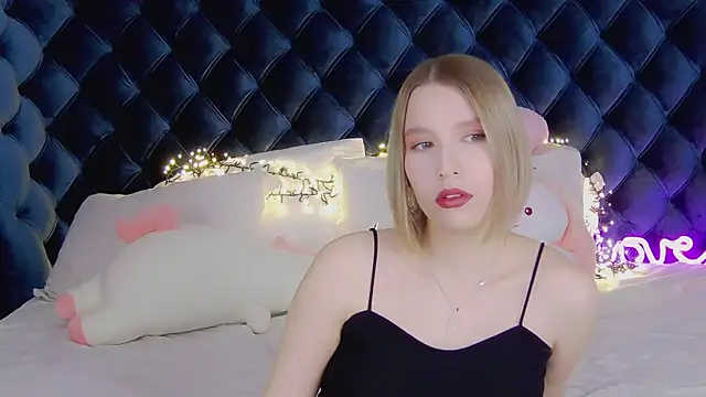 LiliLinn online show from 8, 3, 2025