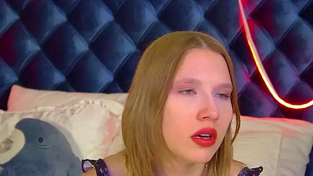 LiliLinn online show from 24, 11, 2025