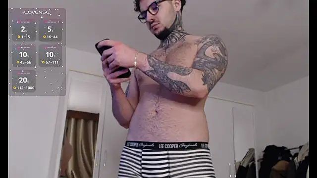 Snapshot of TattedCurls chatting on 27, 2, 2025 TattedCurls online show from 27, 2, 2025