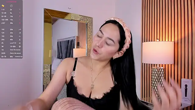 hazel ross tcw online show from 25, 1, 2025