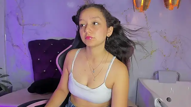 Snapshot of katy_sweet19 chatting on 11, 5, 2026 katy sweet19 online show from 11, 5, 2026