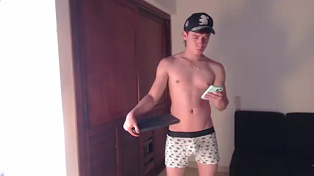 Snapshot of harry_greg21 chatting on 4, 2, 2026 harry greg21 online show from 4, 2, 2026