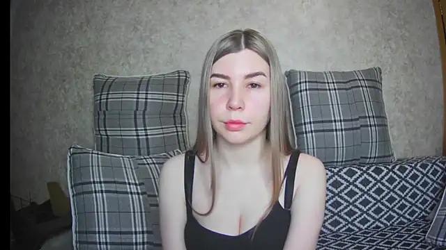 Snapshot of ElllaNuar chatting on 14, 3, 2025 ElllaNuar online show from 14, 3, 2025