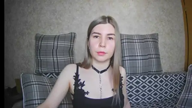 Snapshot of ElllaNuar chatting on 14, 3, 2025 ElllaNuar online show from 14, 3, 2025