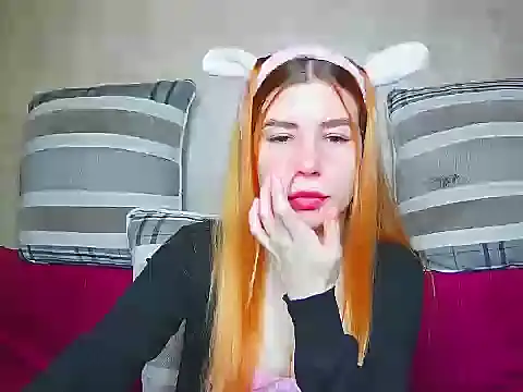 Snapshot of ElllaNuar chatting on 23, 9, 2025 ElllaNuar online show from 23, 9, 2025