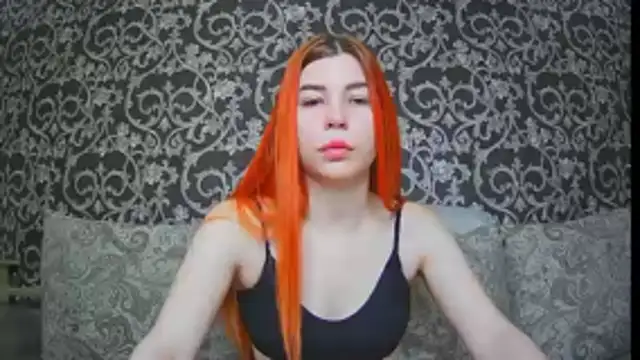 Snapshot of ElllaNuar chatting on 28, 10, 2025 ElllaNuar online show from 28, 10, 2025