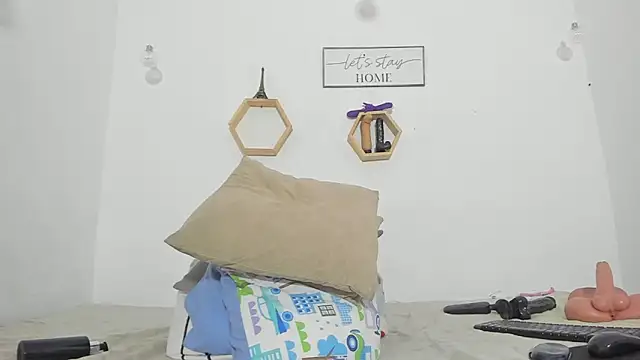 Snapshot of clarise_cooper chatting on 7, 10, 2025 clarise cooper online show from 7, 10, 2025