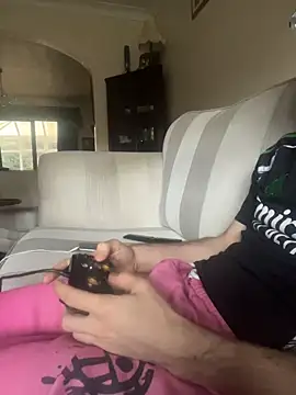 EE123458 online show from 7, 11, 2025