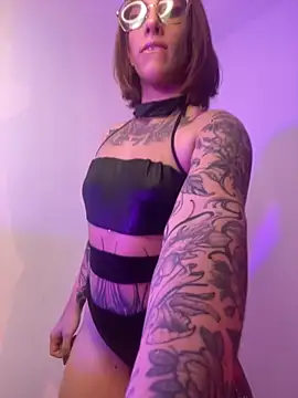 Snapshot of ValenGray chatting on 17, 11, 2025 ValenGray online show from 17, 11, 2025