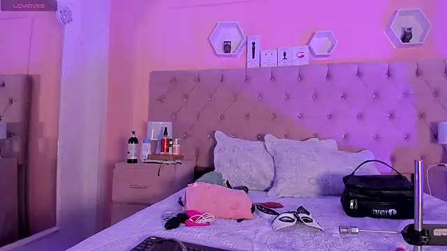 Snapshot of MelodyBliss chatting on 25, 2, 2025 MelodyBliss online show from 25, 2, 2025