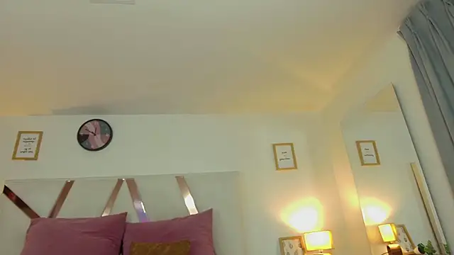 KendalMilleer online show from 24, 2, 2025