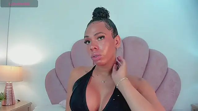 Nicole Paradise online show from 17, 3, 2025