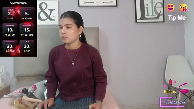 Snapshot of SophiaMeyerst chatting on 30, 6, 2026 SophiaMeyerst online show from 30, 6, 2026