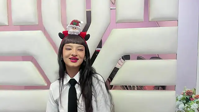 Snapshot of Aurora_18 chatting on 12, 12, 2024 Aurora 18 online show from 12, 12, 2024