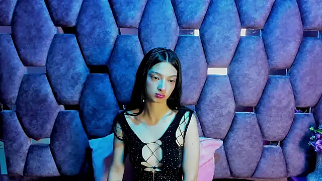 Snapshot of Aurora_18 chatting on 4, 12, 2025 Aurora 18 online show from 4, 12, 2025