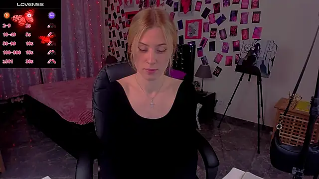 MaraCooperrr online show from 14, 1, 2025